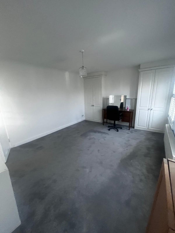 Flat Ulverscroft Road in Greater London
