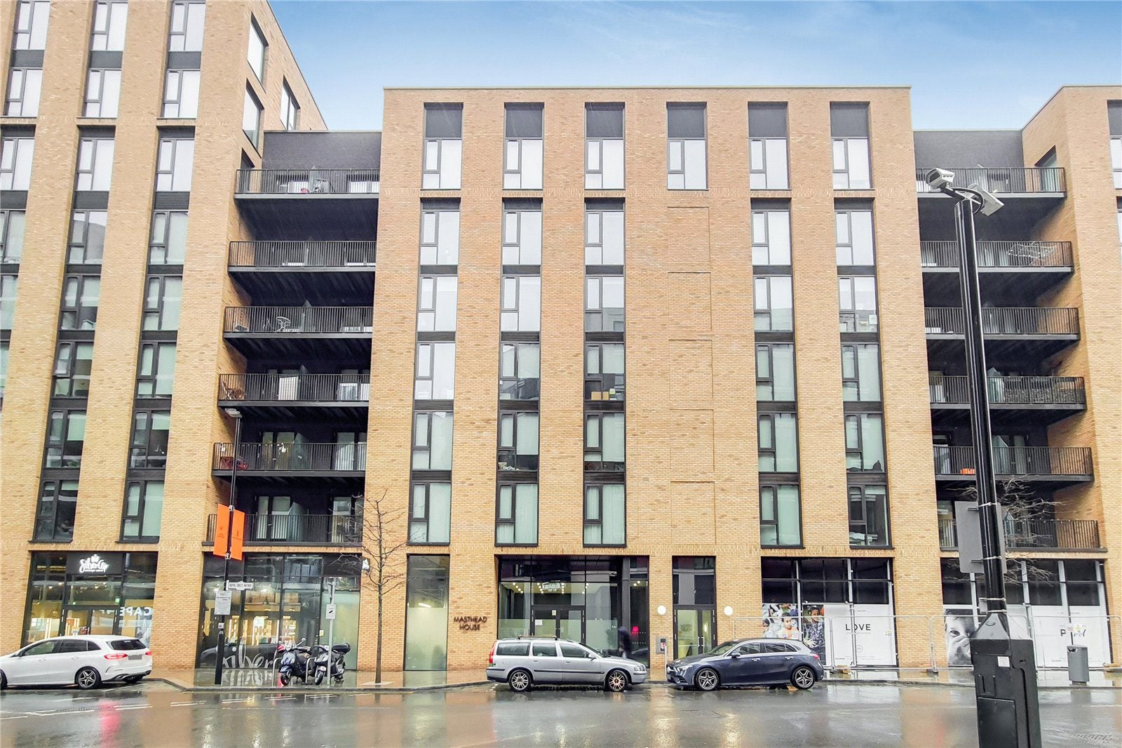 Flat Royal Crest Avenue in Greater London