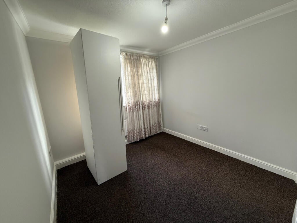 Flat Cringle Road in Manchester