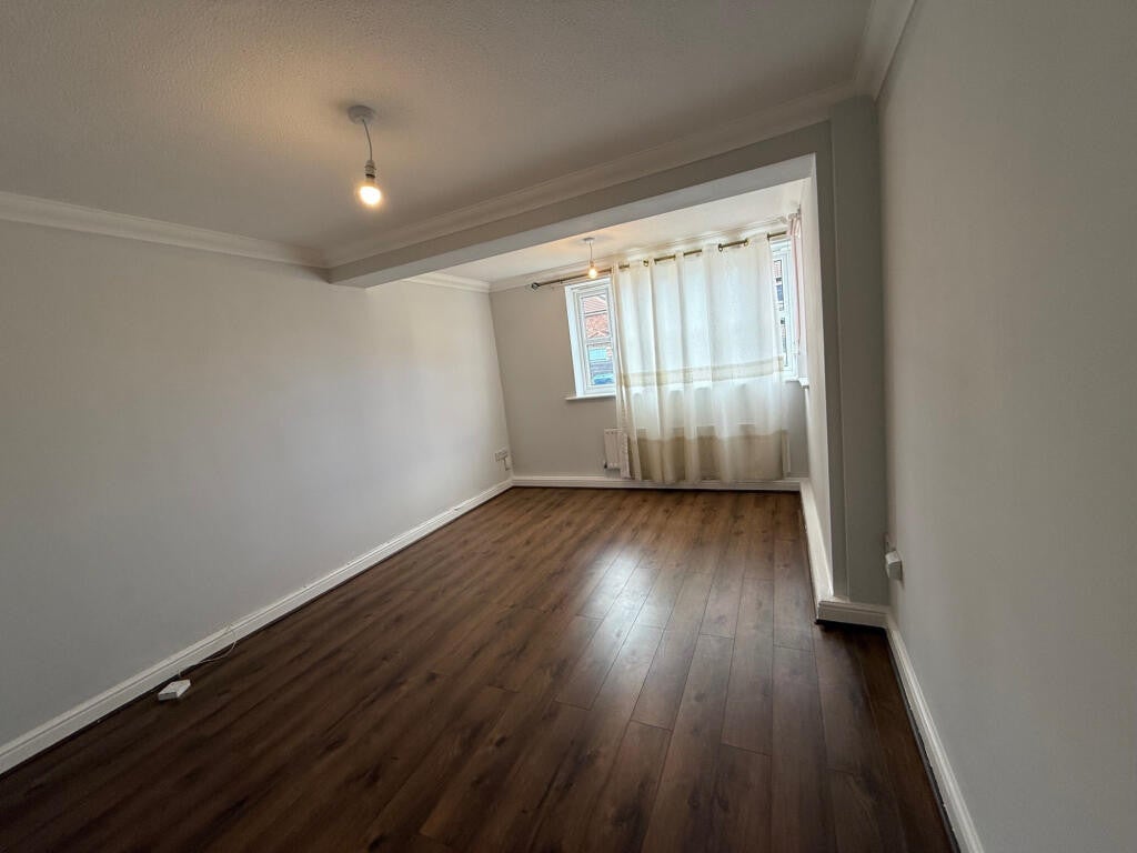 Flat Cringle Road in Manchester