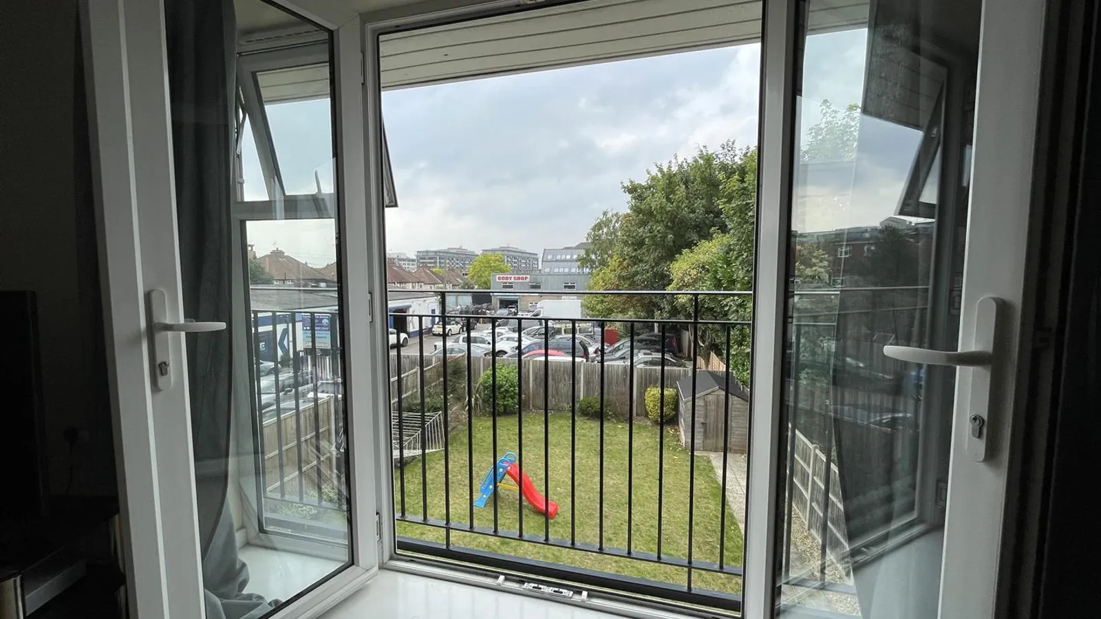 Flat Lancaster Road in Greater London