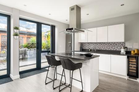 House Mandarin Drive in Greenham