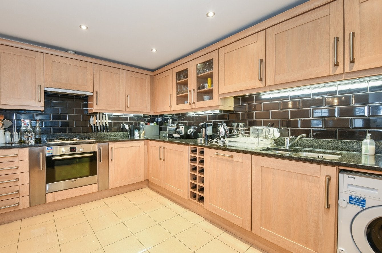 Flat Freelands Road in Greater London