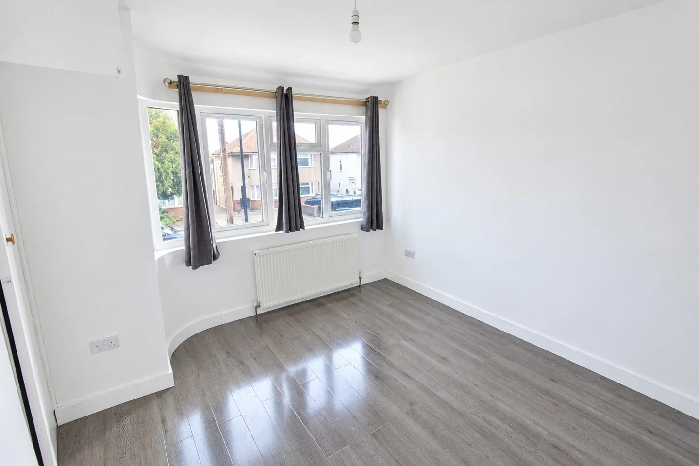 House Northumberland Crescent in Greater London
