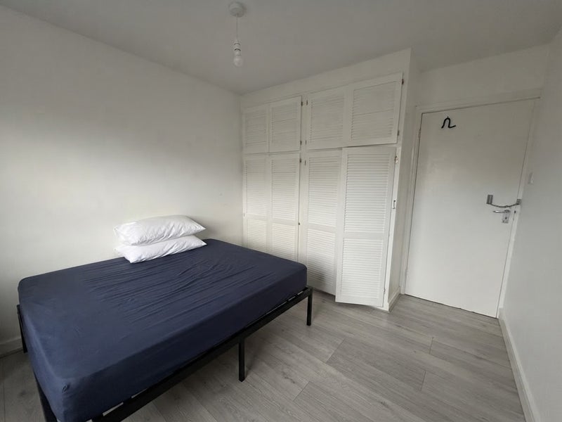 Room Albert Road in Greater London
