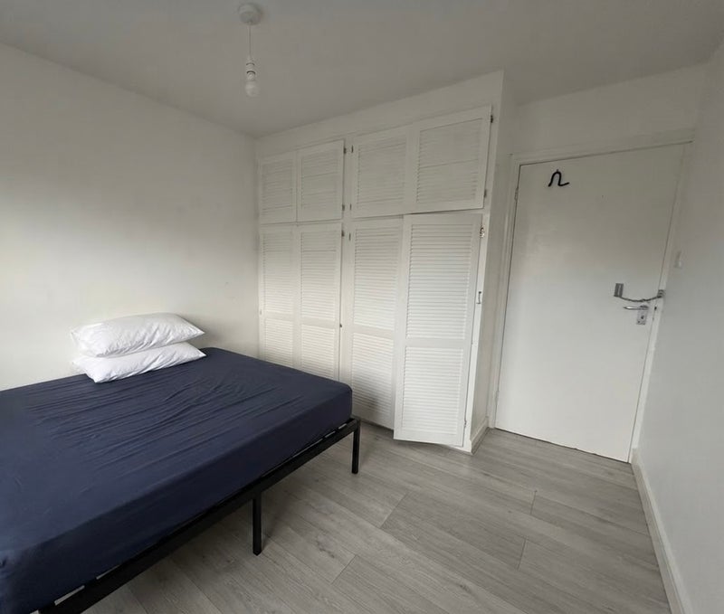 Room Albert Road in Greater London