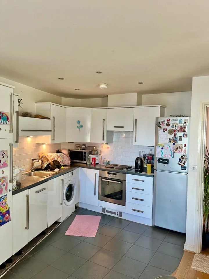 Flat Prince Regent Road in Greater London