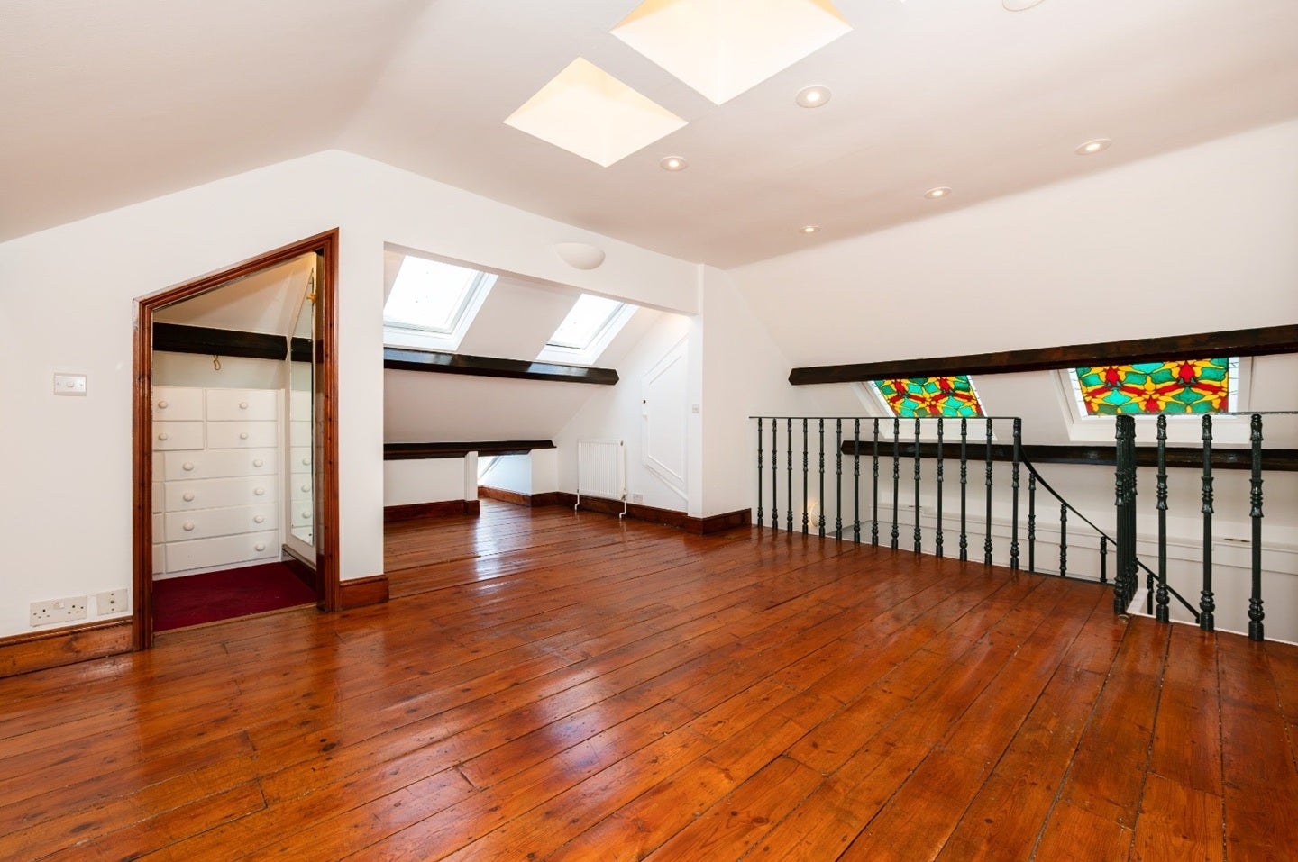 Flat Ashby Road in Greater London