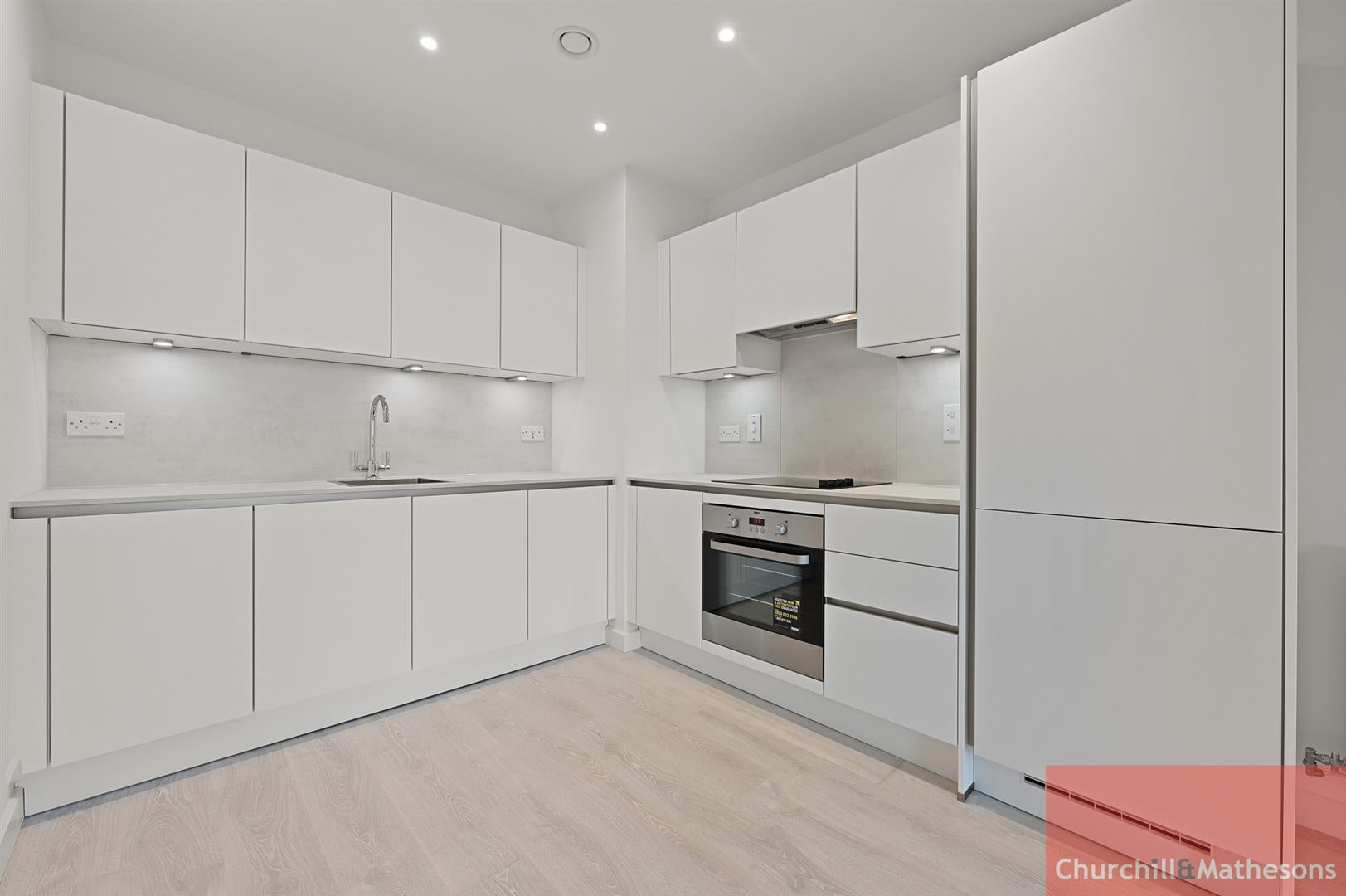 Flat Bromyard Avenue in Greater London