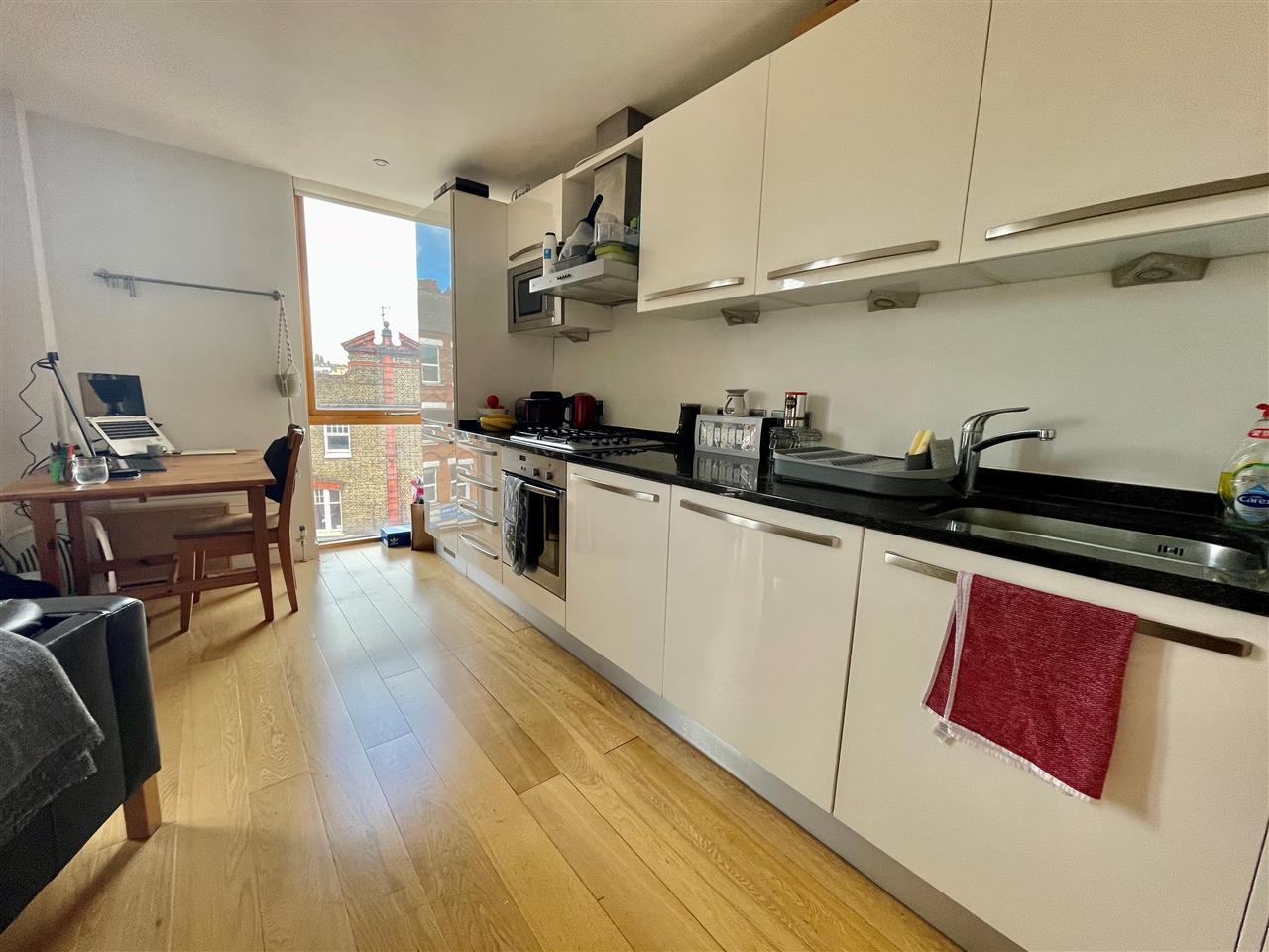 Flat Fortess Road in Greater London