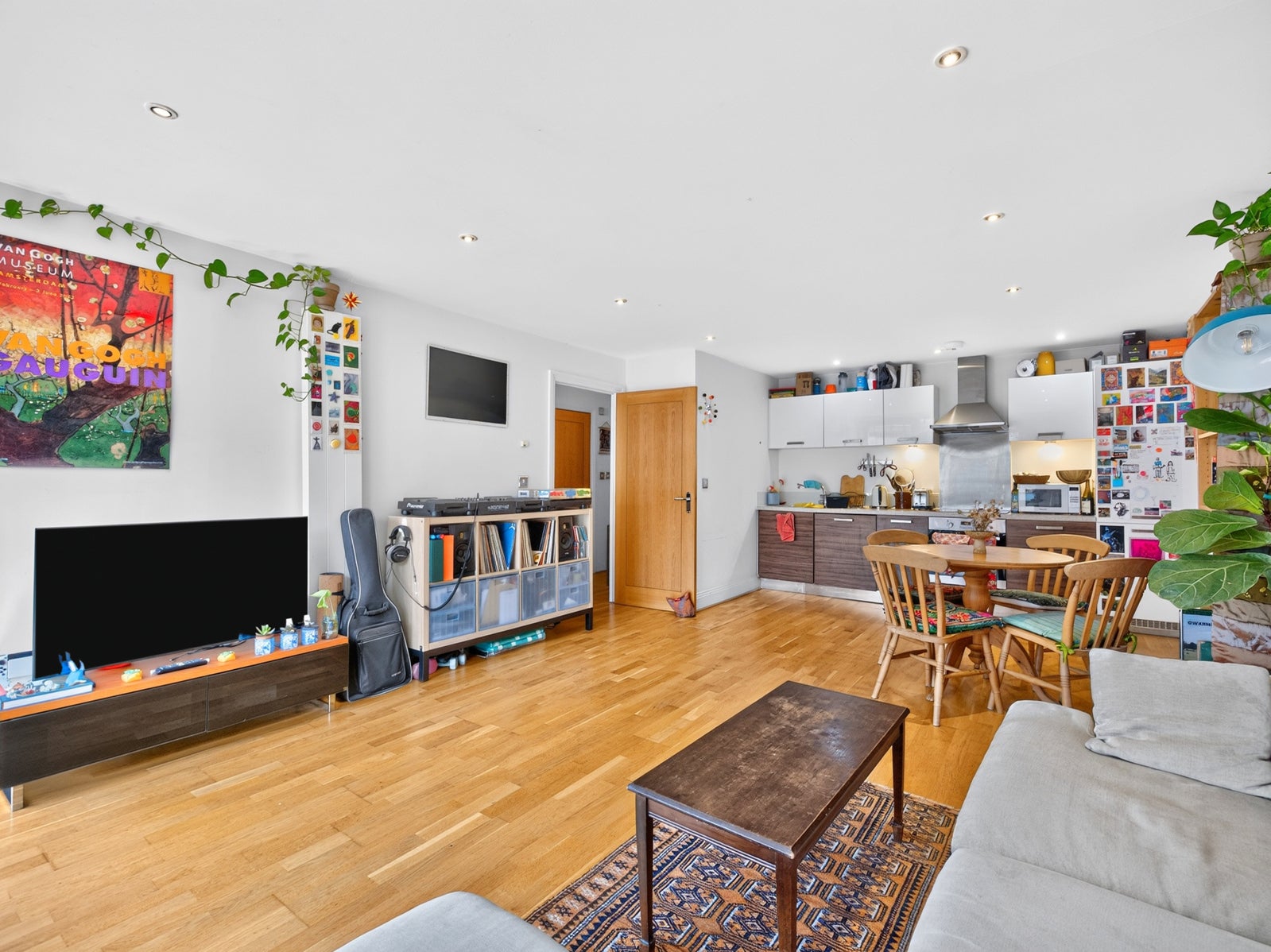 Flat Lea Bridge Road in Greater London