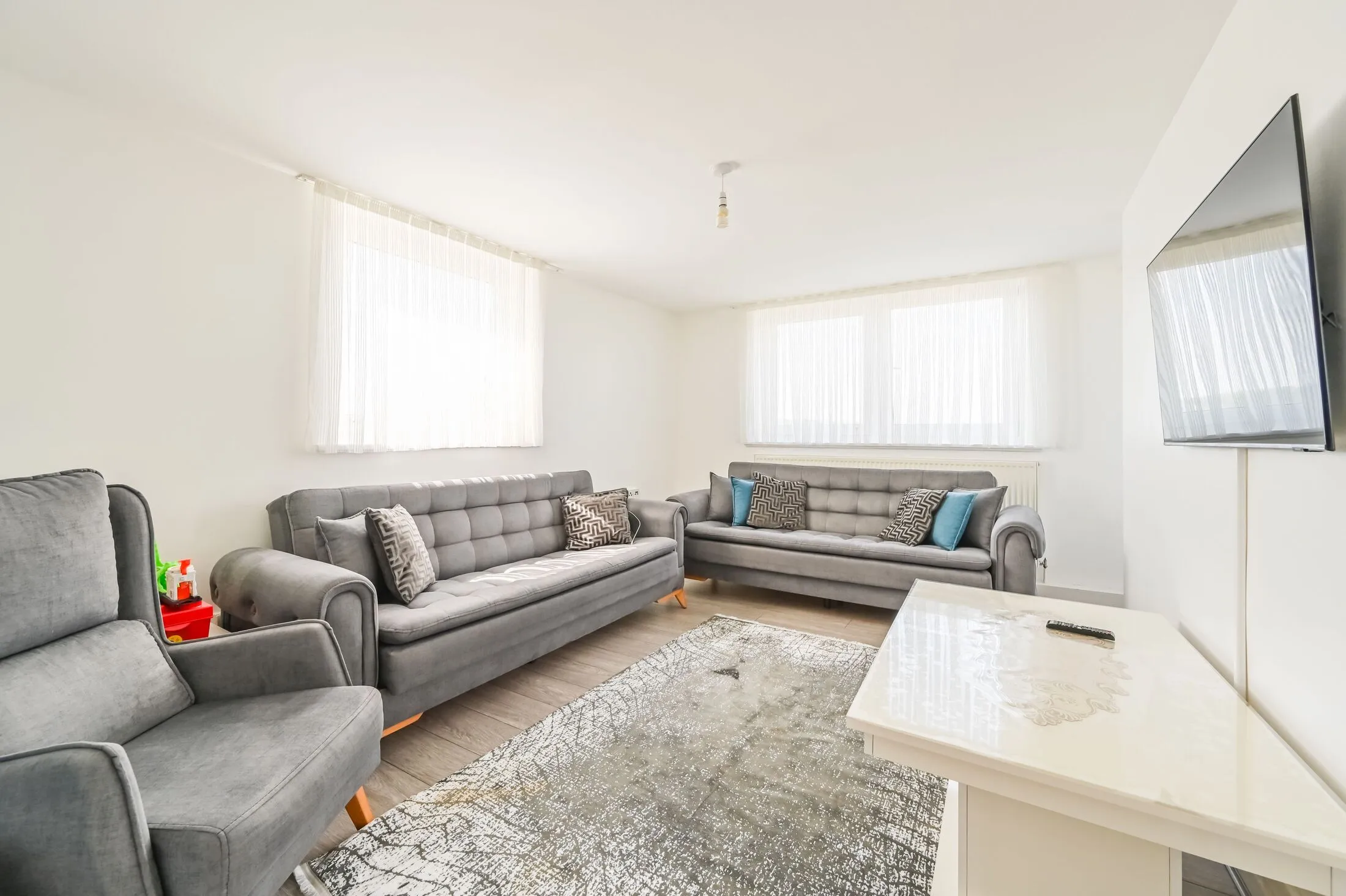 Flat Pellatt Grove in Greater London