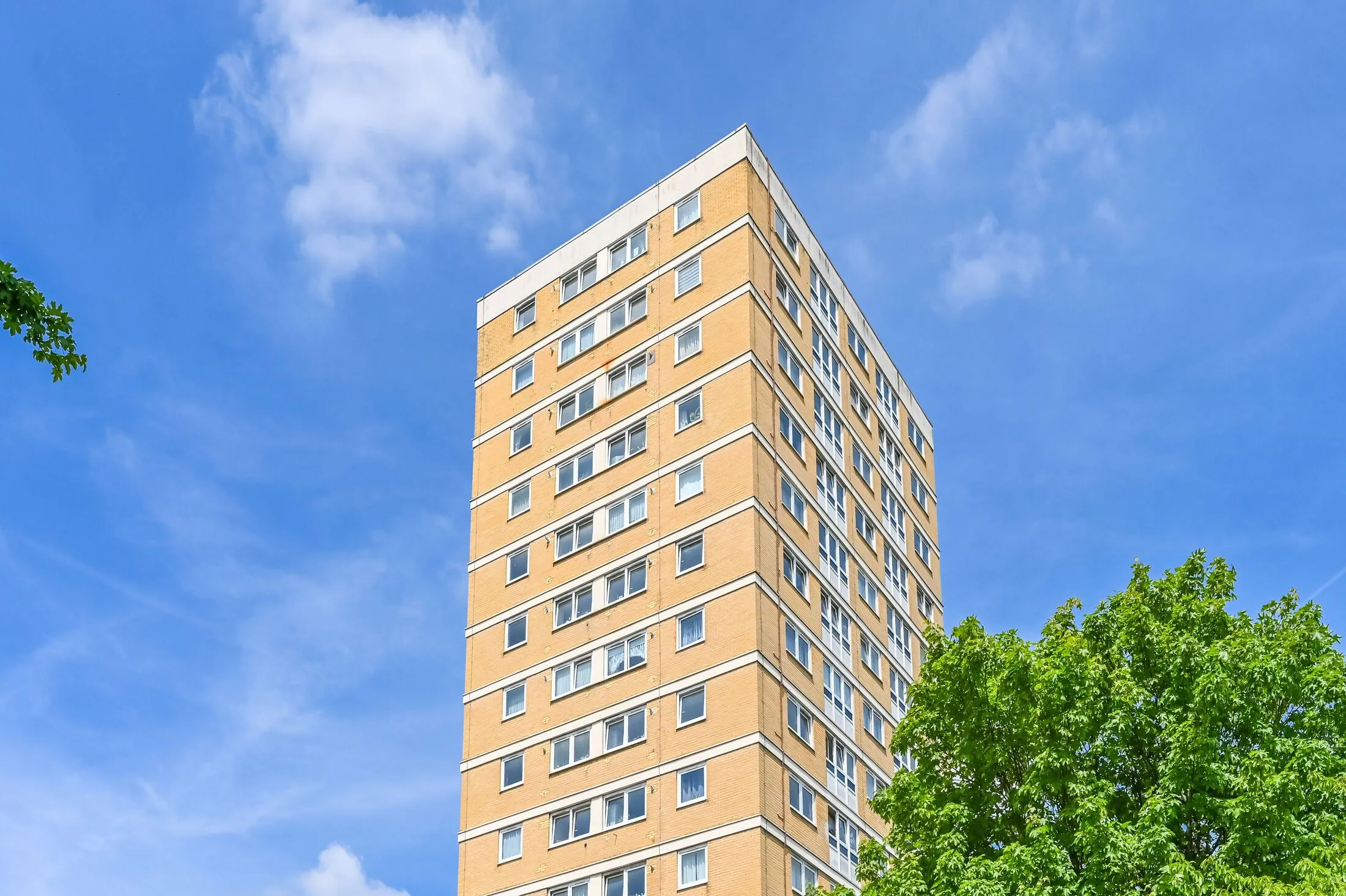 Flat Pellatt Grove in Greater London