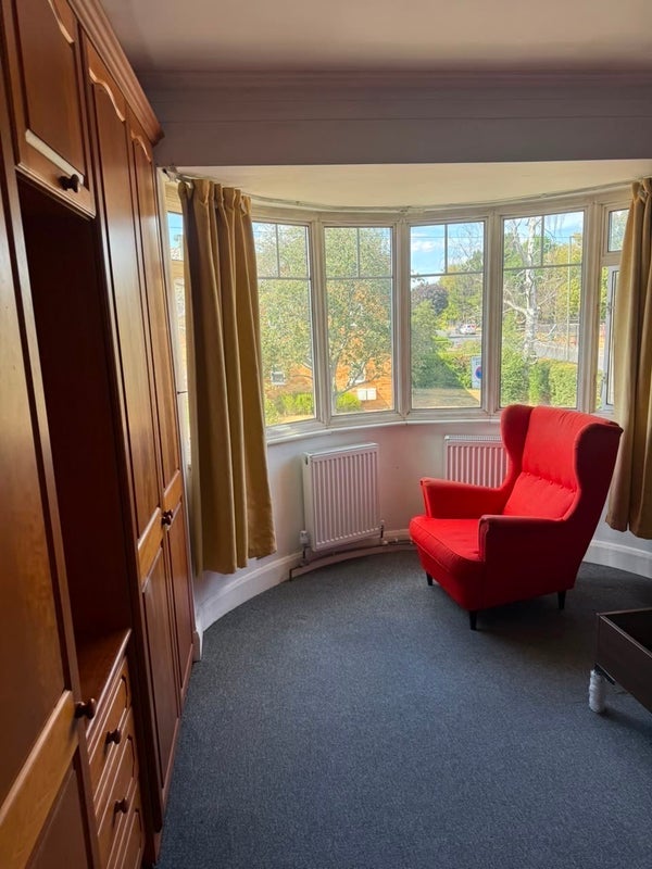 Room Oakfield Road in Greater London