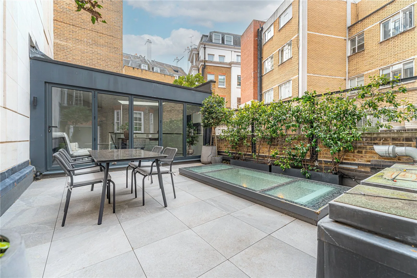 House Deanery Street in City of Westminster