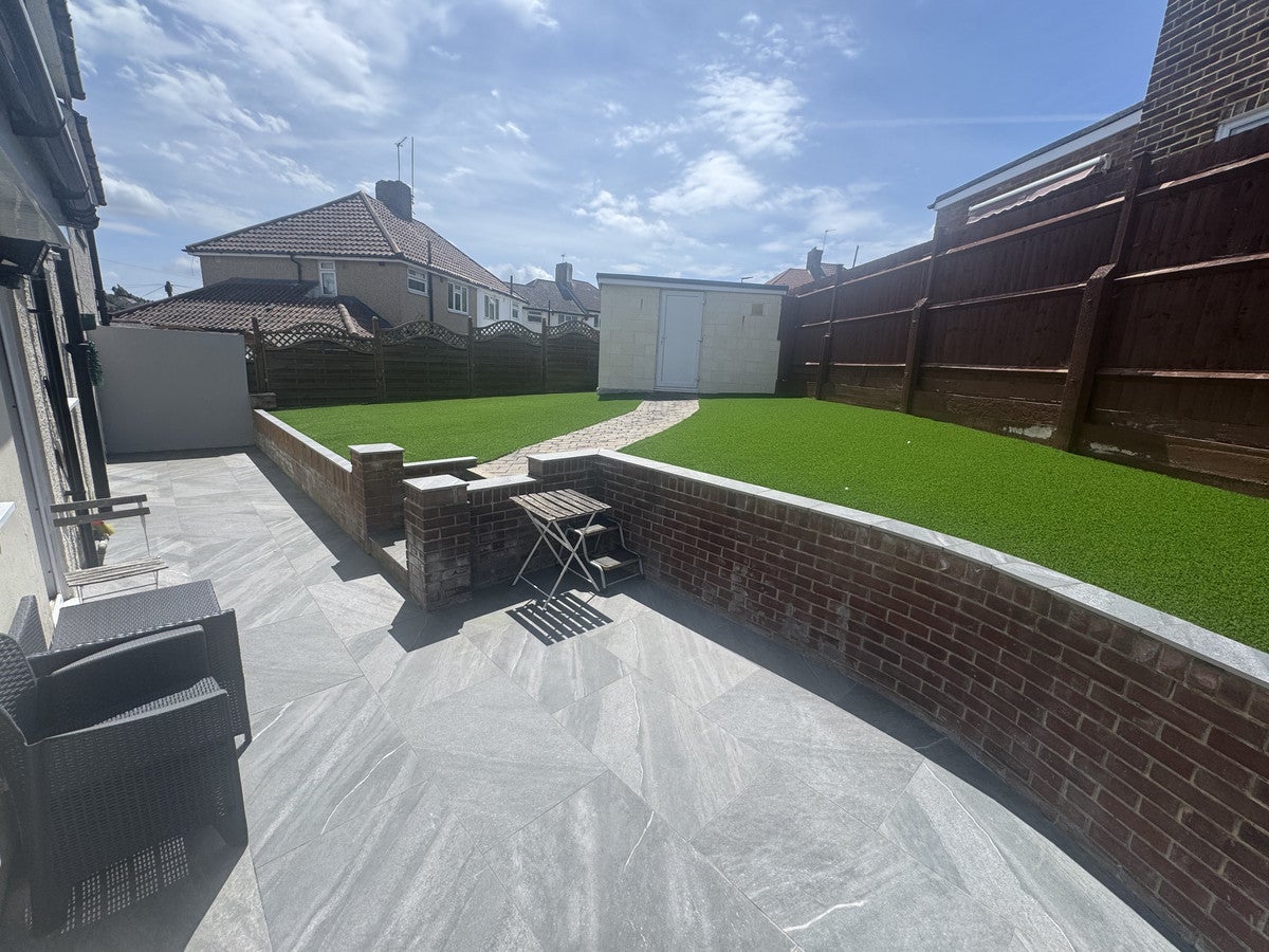 Flat Wolsey Crescent in Greater London