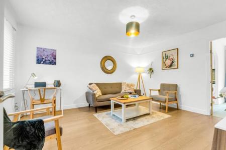 House Lark Rise in Brackley