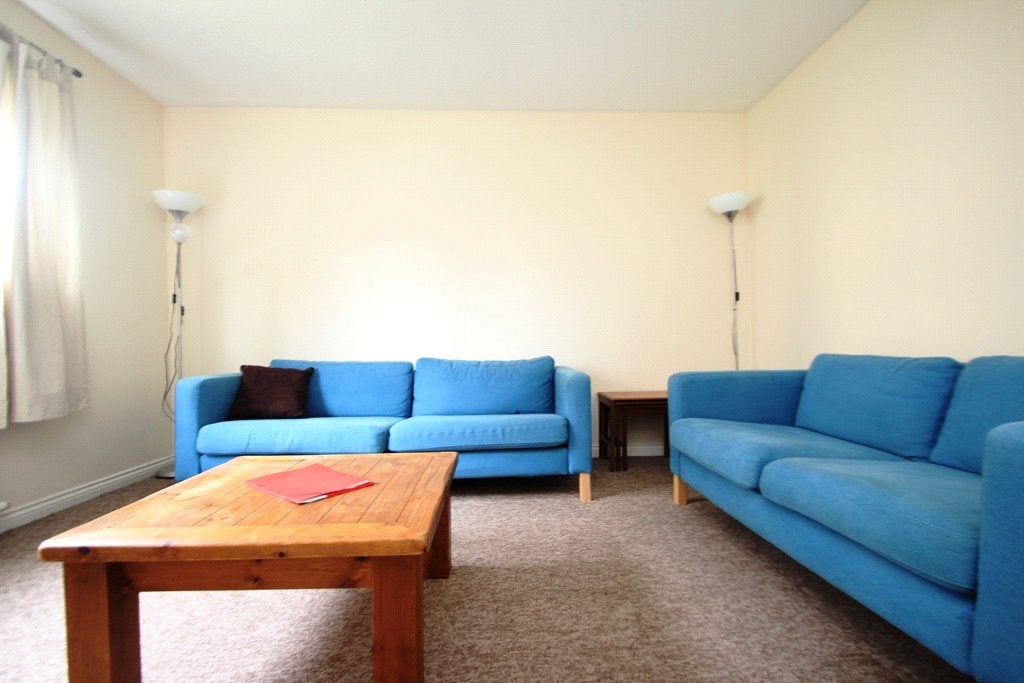 Flat Arcadia Place in Glasgow