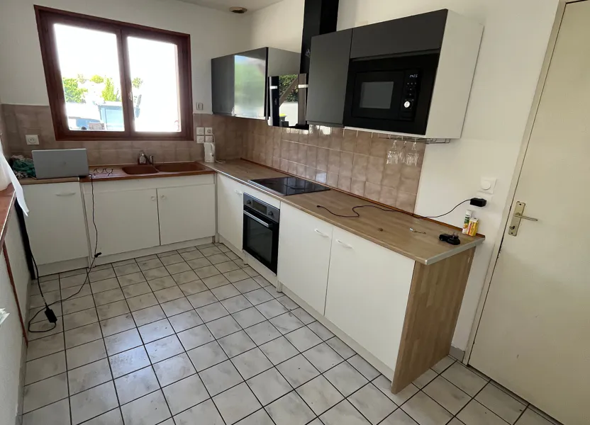 House D 242E6 in Vayres