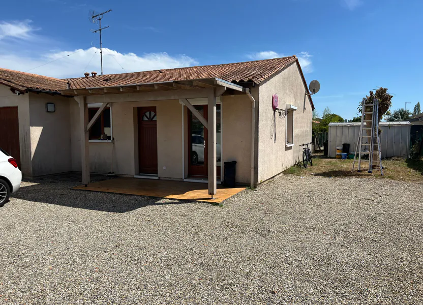 House D 242E6 in Vayres