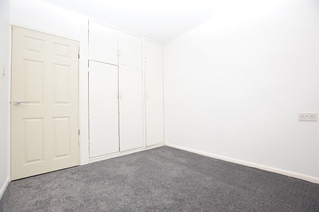 Flat Burngrove Place in Sheffield