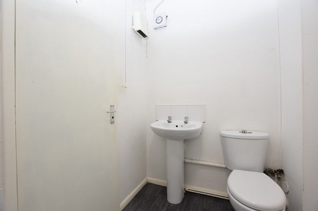 Flat Burngrove Place in Sheffield
