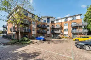 Flat Merlin Road in Rushmoor