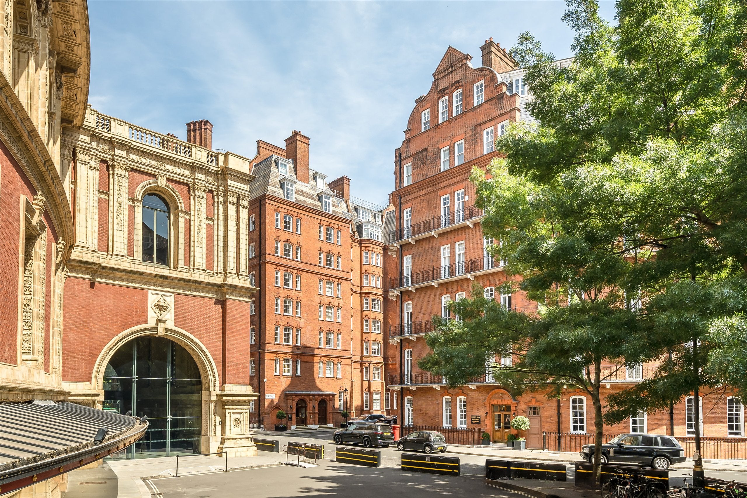Flat Kensington Gore in City of Westminster