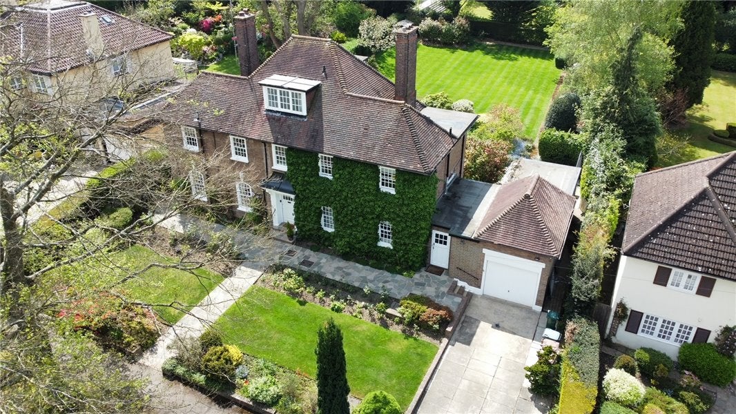 House Wolsey Road in Three Rivers