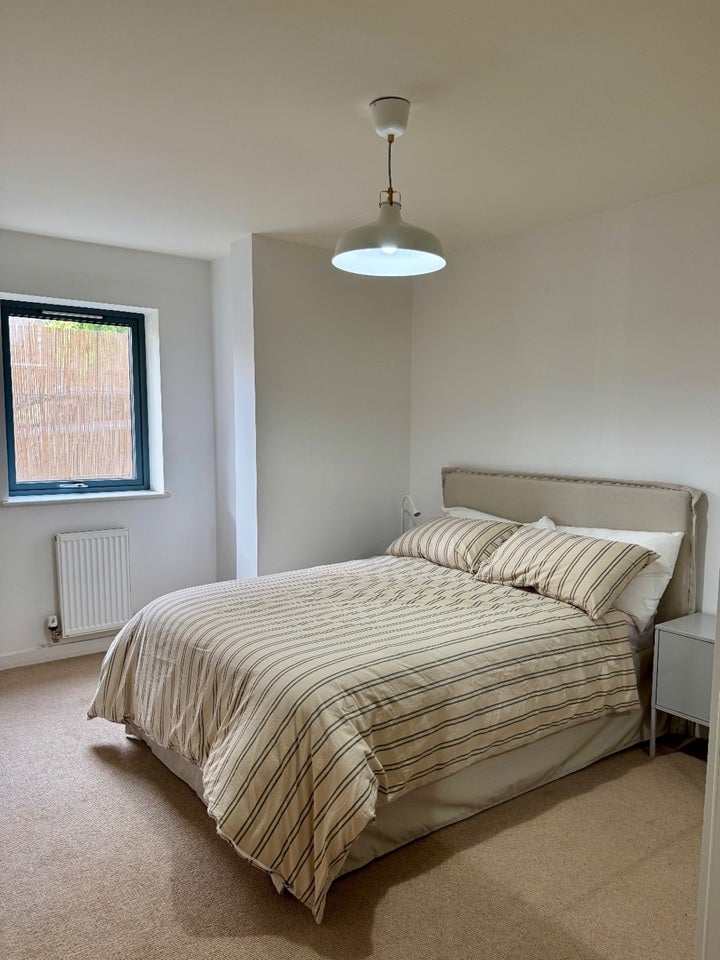 Flat Hamlets Way in Greater London