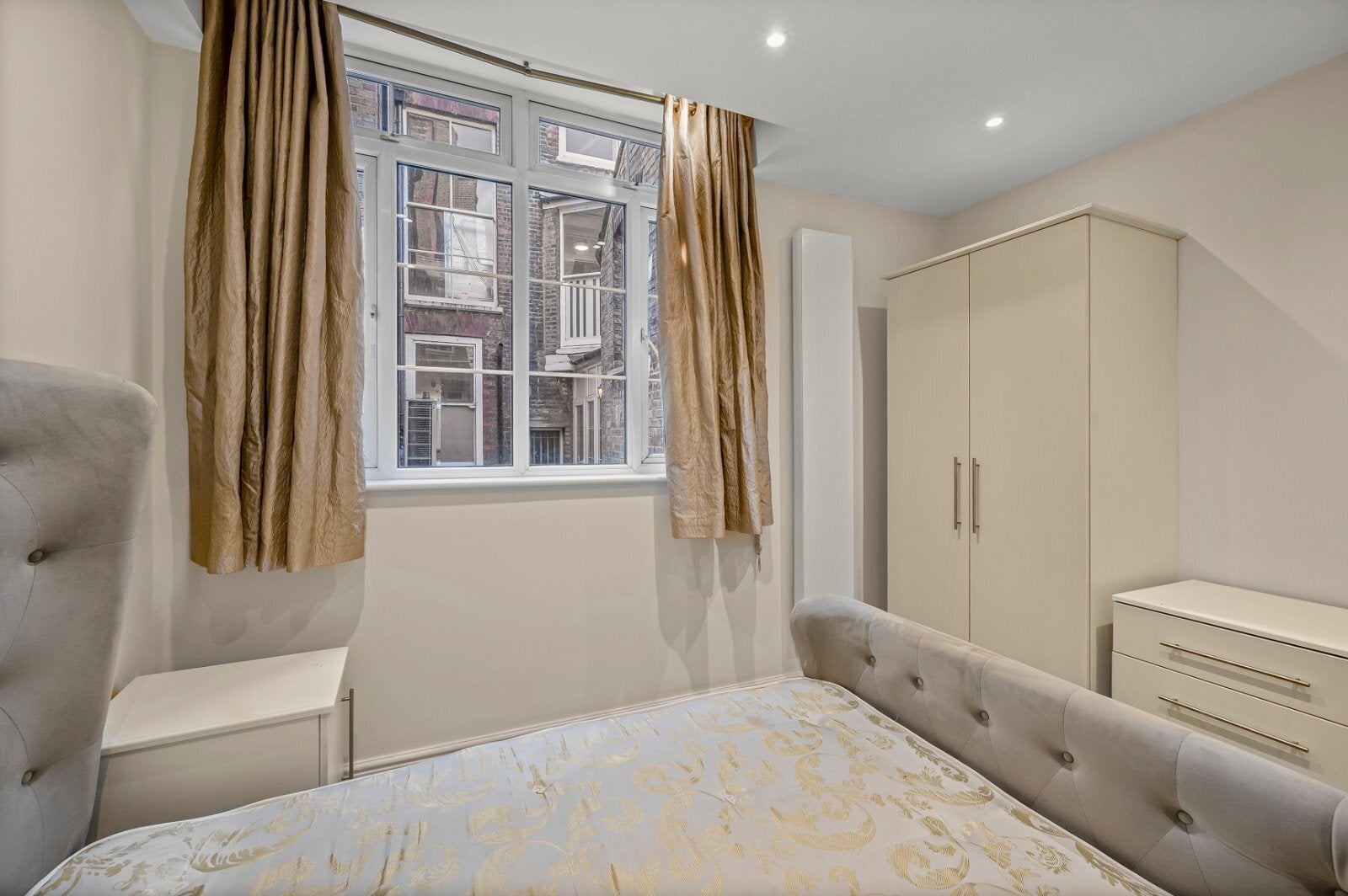 Flat Great James Street in Greater London