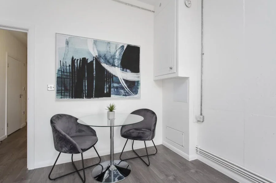 Flat Kingsland Road in Greater London