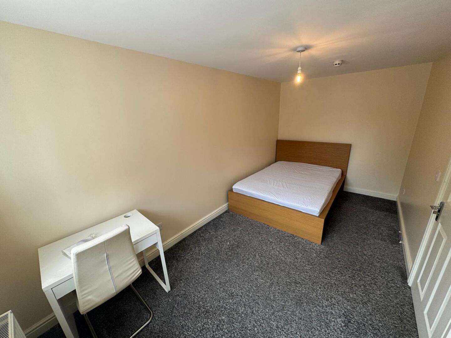 Room Phoenix Place in Dartford