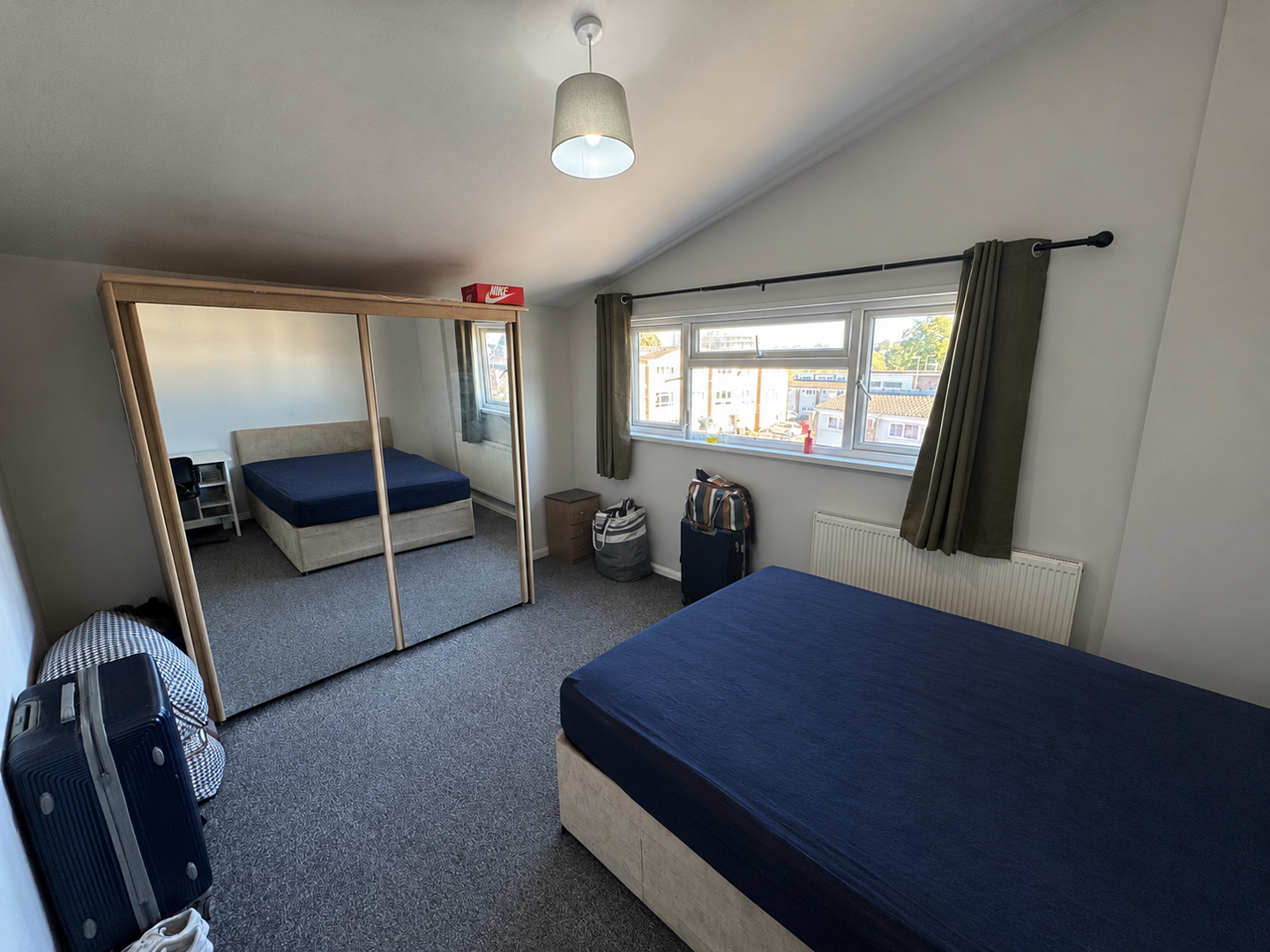 Room Phoenix Place in Dartford