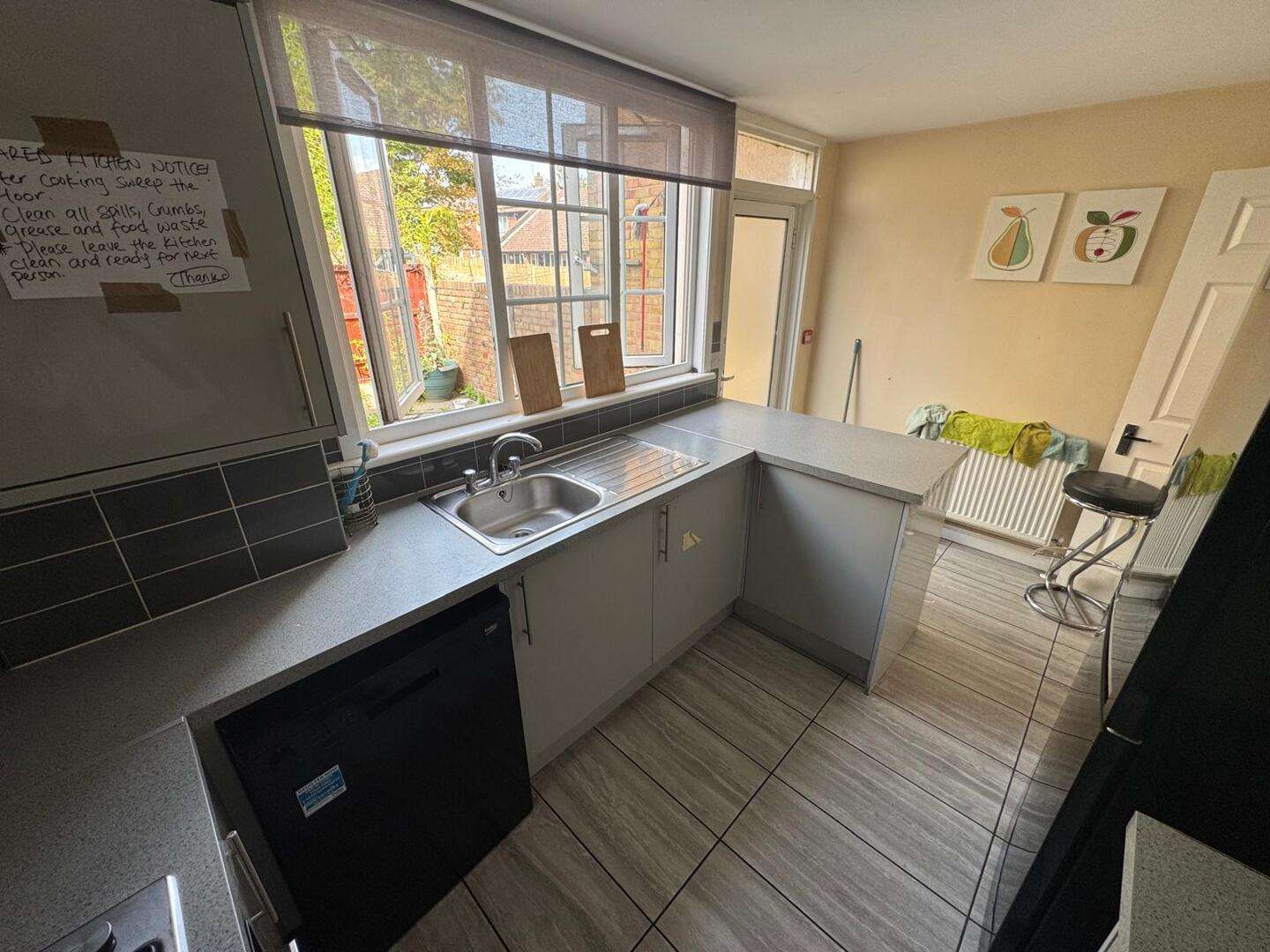 Room Phoenix Place in Dartford