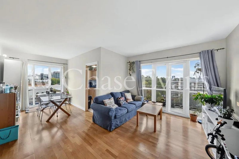 Flat Old Bellgate Place in Greater London