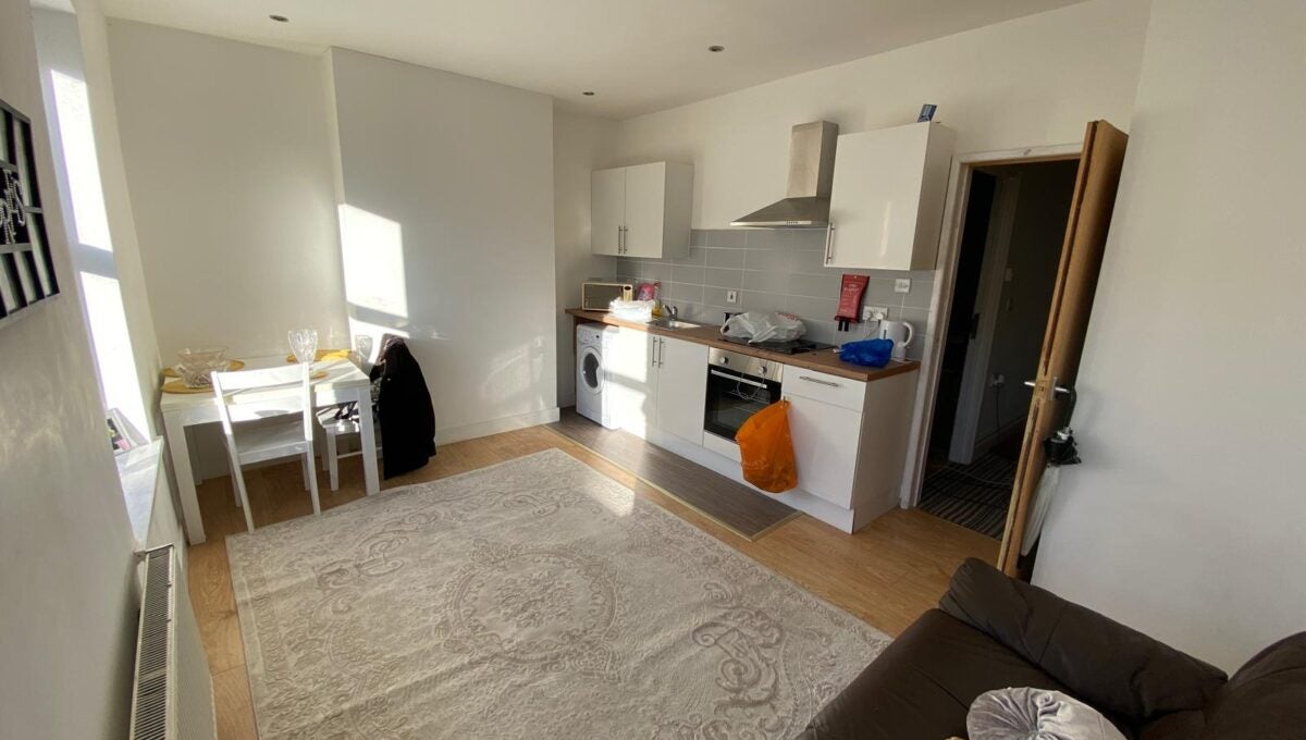 Flat Penarth Road in Cardiff