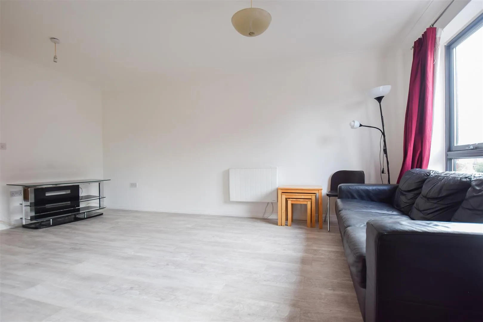 Flat Hirst Crescent in Greater London
