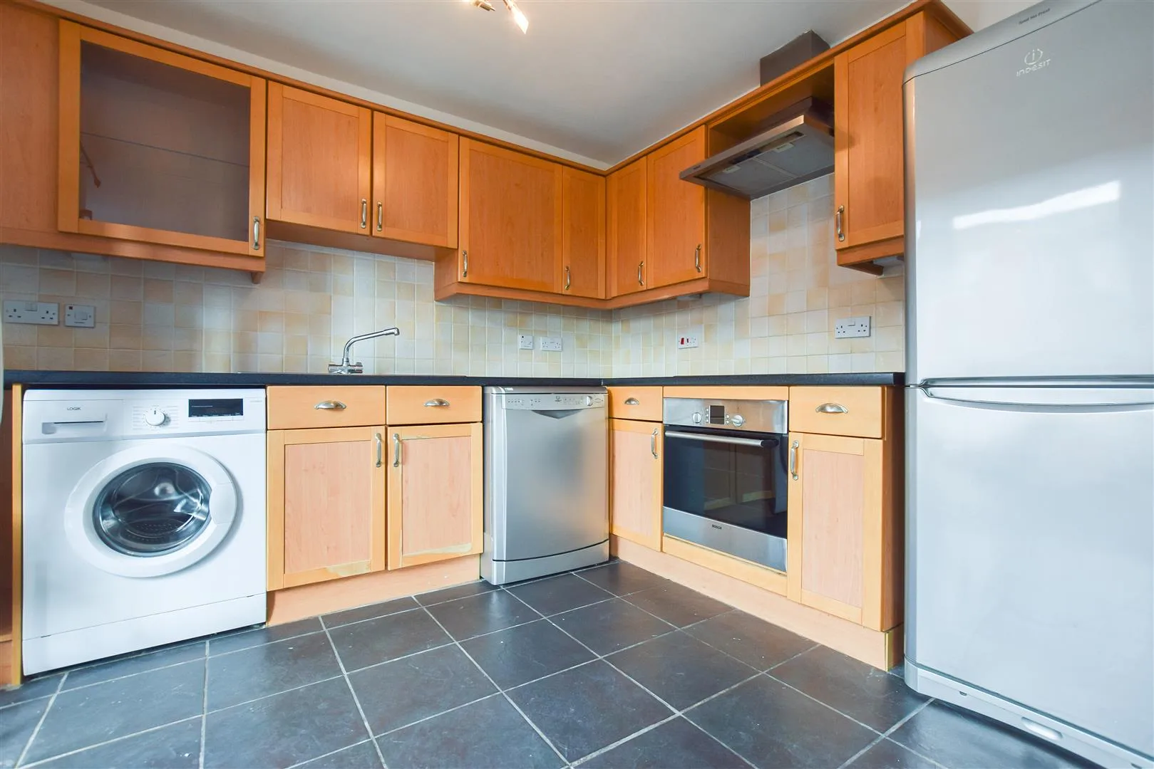 Flat Hirst Crescent in Greater London