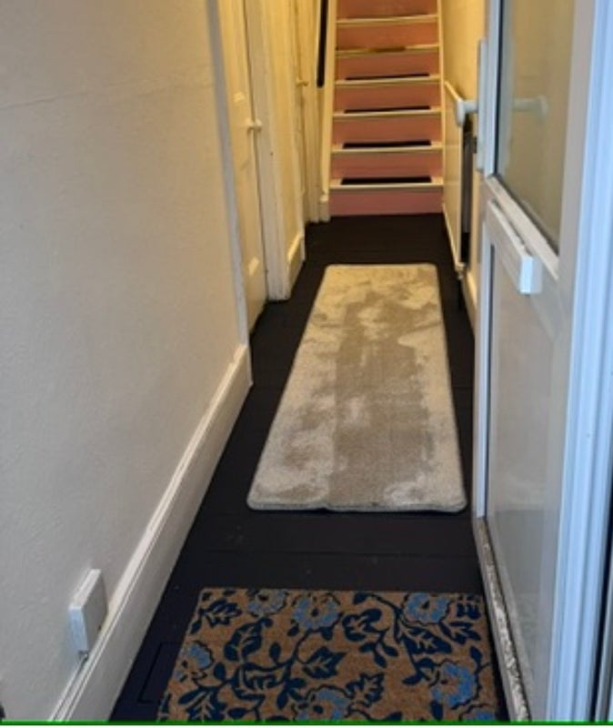 Room Rosslyn Road in Greater London