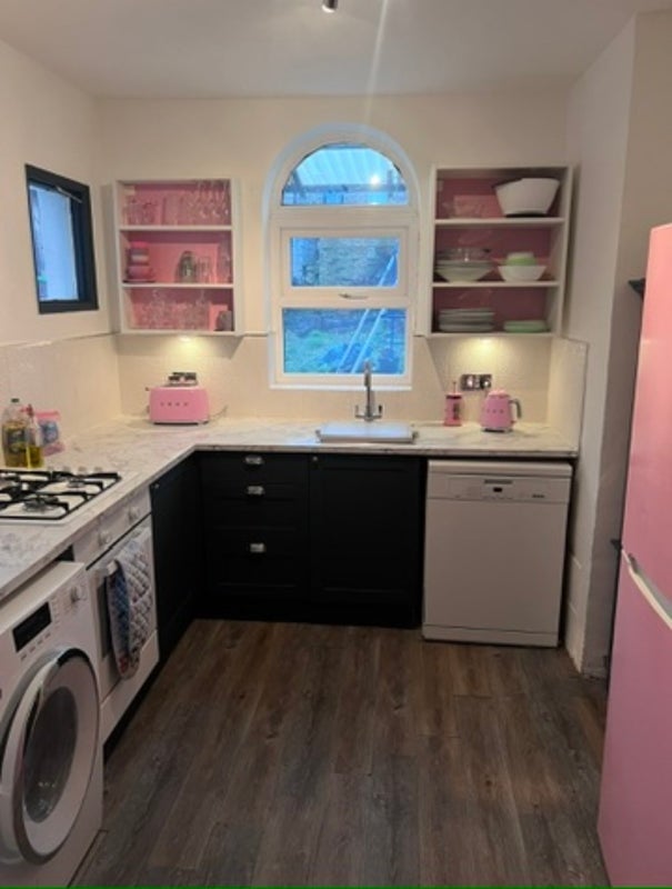 Room Rosslyn Road in Greater London