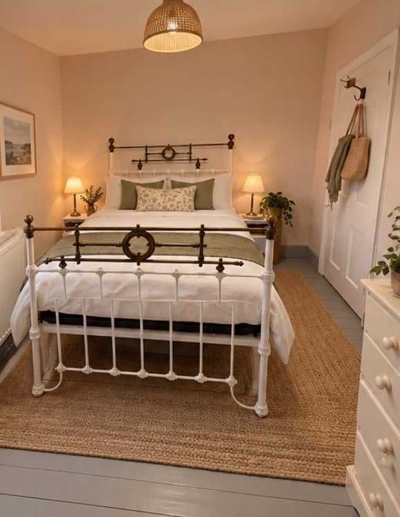 Room Rosslyn Road in Greater London