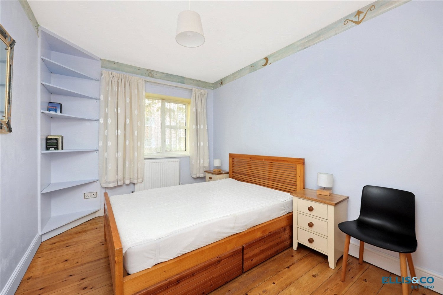 Flat Burnham Street in Greater London