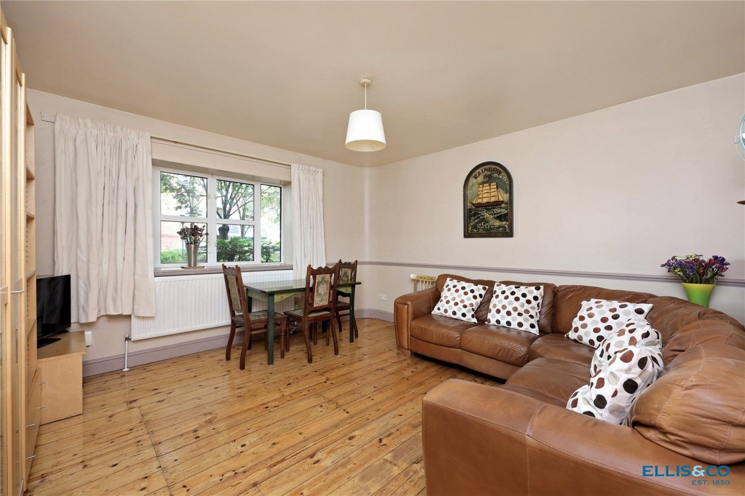 Flat Burnham Street in Greater London