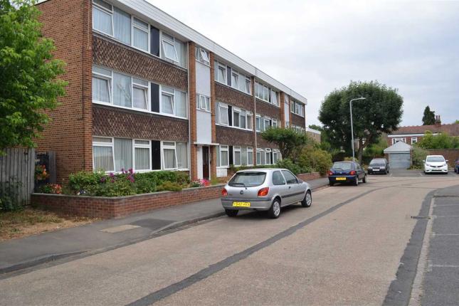 Flat Barton Meadows in London