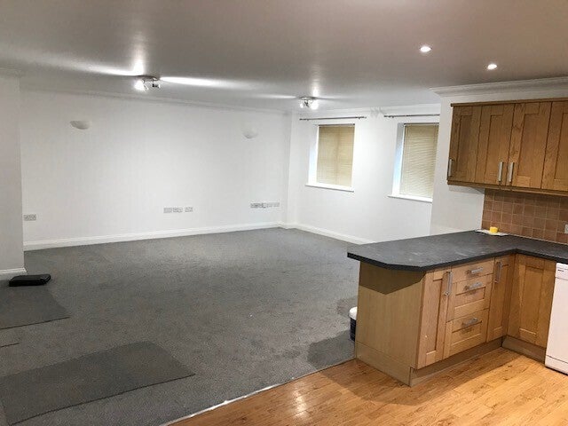 Flat Wickstead Avenue in Milton Keynes
