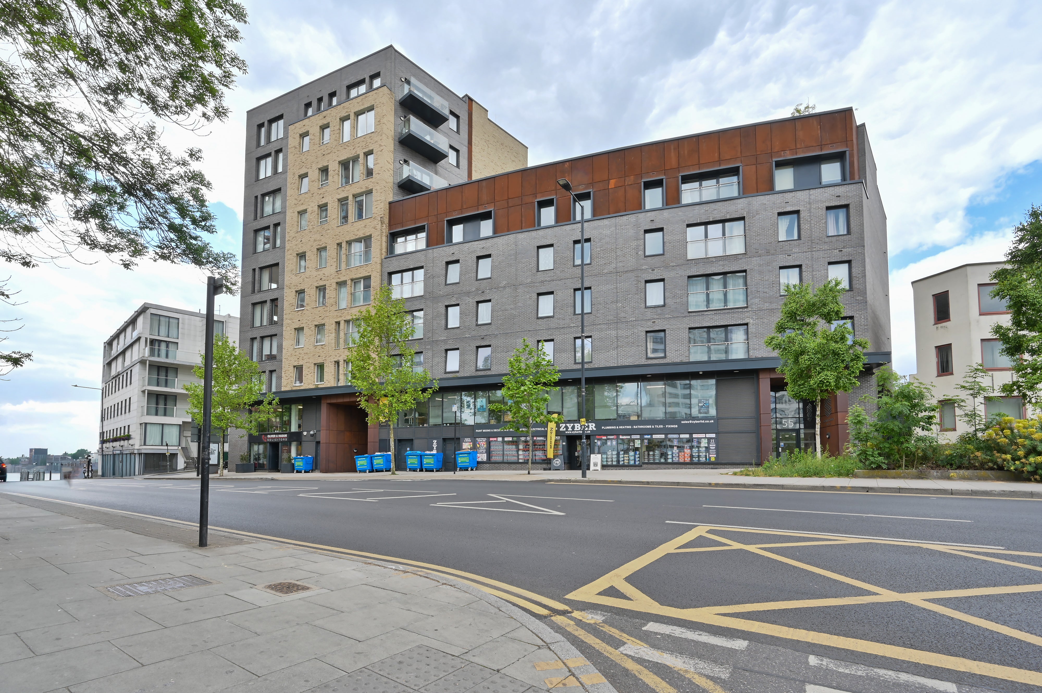 Flat Wembley Hill Road in Greater London