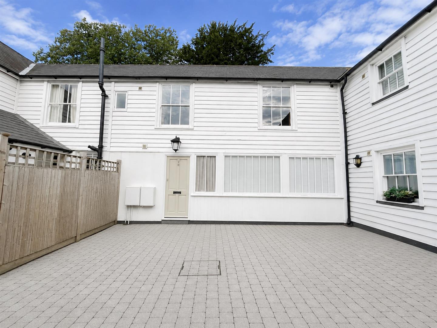 House Sedlescombe Road South in St Leonards