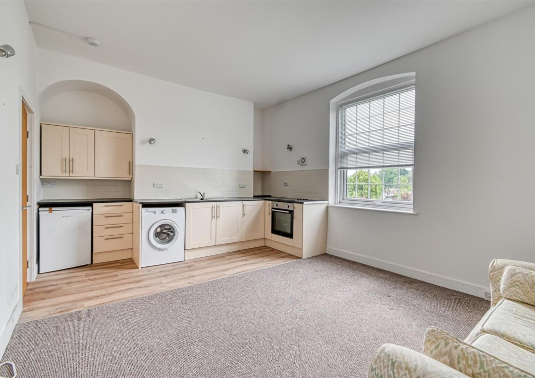 Flat Hollybush Road in Bridgnorth