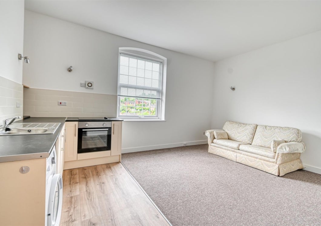 Flat Hollybush Road in Bridgnorth